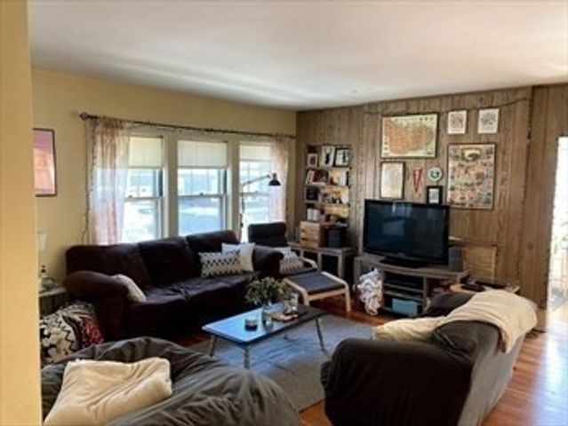 36 Beaconsfield Rd 2, Brookline, MA 02445