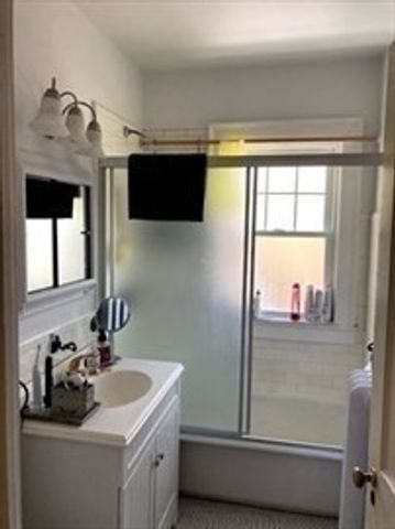 36 Beaconsfield Rd 2, Brookline, MA 02445