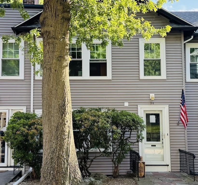 36 Beaconsfield Rd 2, Brookline, MA 02445