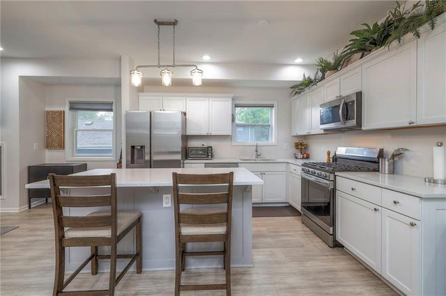 9130 McGee Street, Kansas City, MO 64114