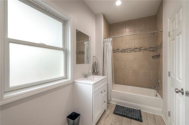 9130 McGee Street, Kansas City, MO 64114