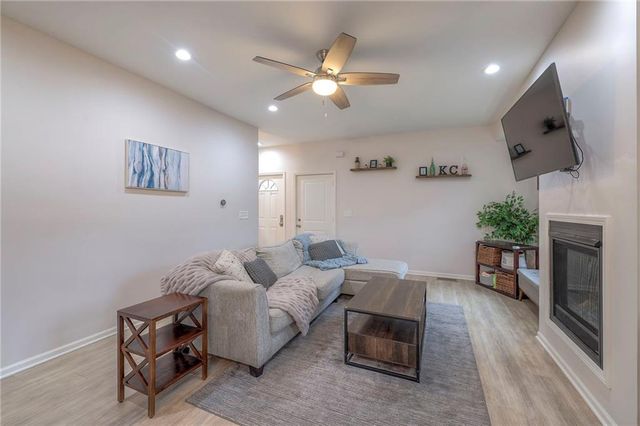 9130 McGee Street, Kansas City, MO 64114