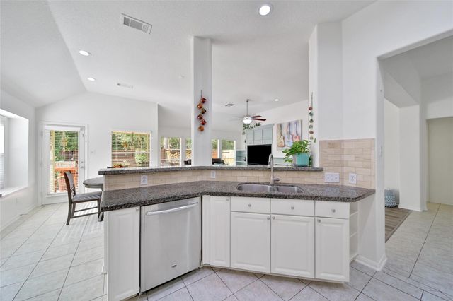 67 N Veranda Ridge Drive, The Woodlands, TX 77382