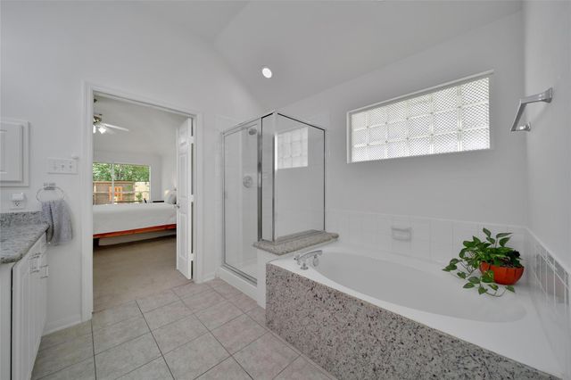 67 N Veranda Ridge Drive, The Woodlands, TX 77382