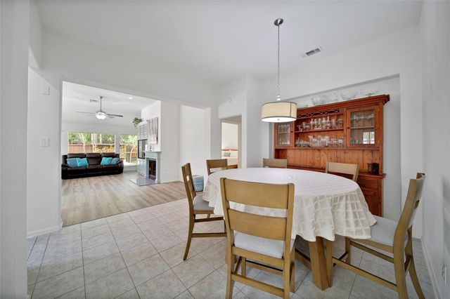 67 N Veranda Ridge Drive, The Woodlands, TX 77382