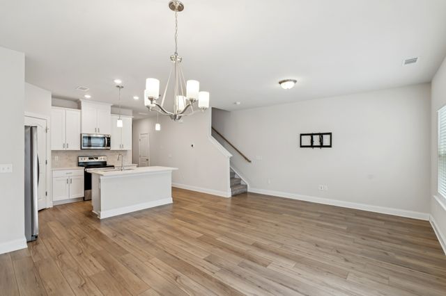 1938 Cascade Ct, Lebanon, TN 37087