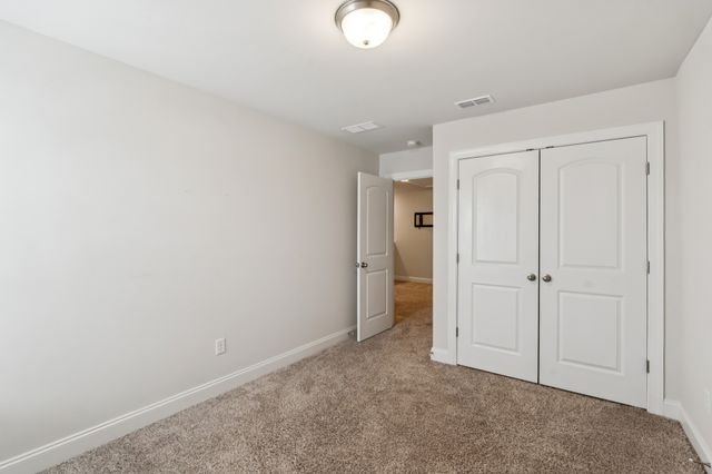 1938 Cascade Ct, Lebanon, TN 37087