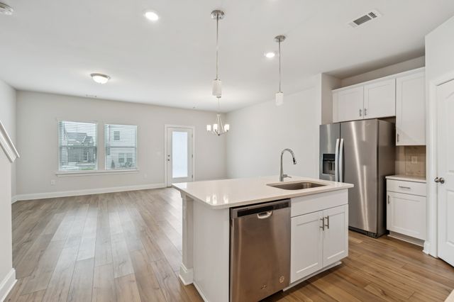 1938 Cascade Ct, Lebanon, TN 37087