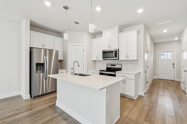 1938 Cascade Ct, Lebanon, TN 37087