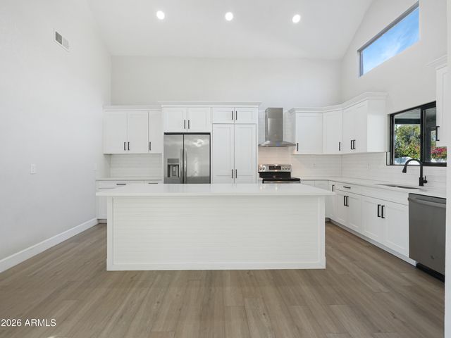 1960 E KRISTA Way, Tempe, AZ 85284