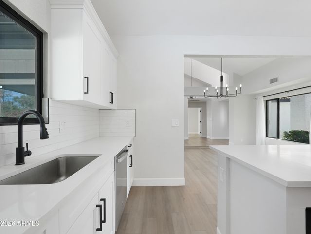 1960 E KRISTA Way, Tempe, AZ 85284