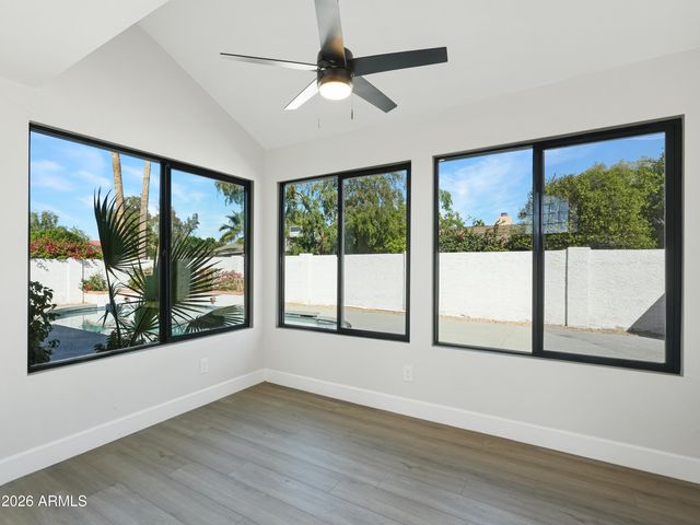 1960 E KRISTA Way, Tempe, AZ 85284