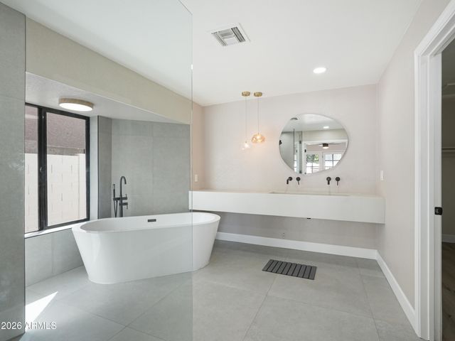 1960 E KRISTA Way, Tempe, AZ 85284