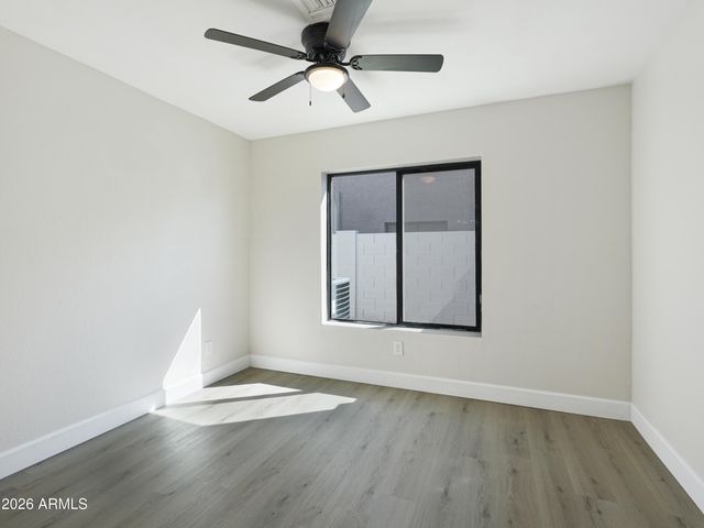 1960 E KRISTA Way, Tempe, AZ 85284