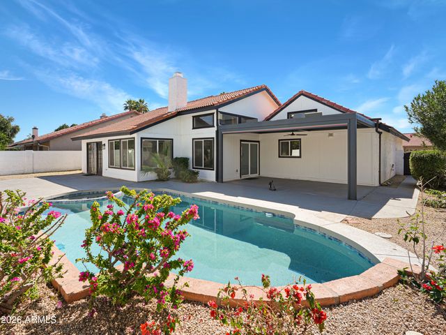 1960 E KRISTA Way, Tempe, AZ 85284