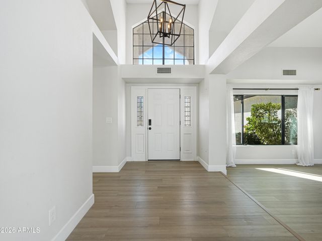 1960 E KRISTA Way, Tempe, AZ 85284