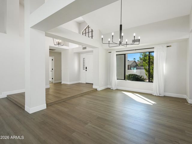 1960 E KRISTA Way, Tempe, AZ 85284