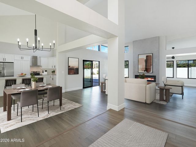 1960 E KRISTA Way, Tempe, AZ 85284