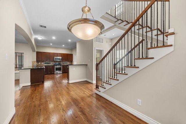 932 W 26th Street B, Houston, TX 77008