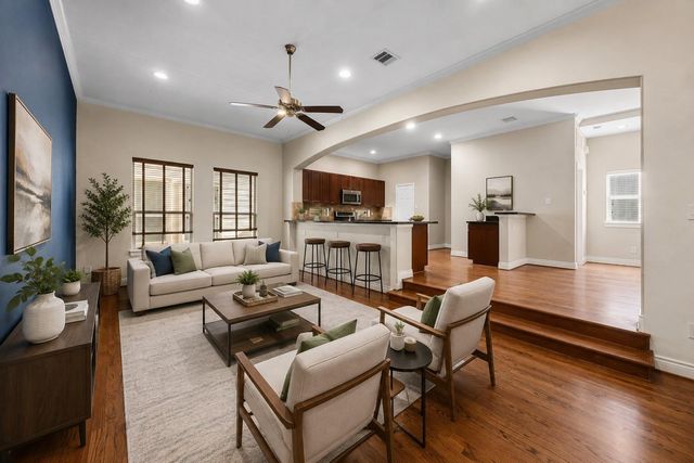 932 W 26th Street B, Houston, TX 77008