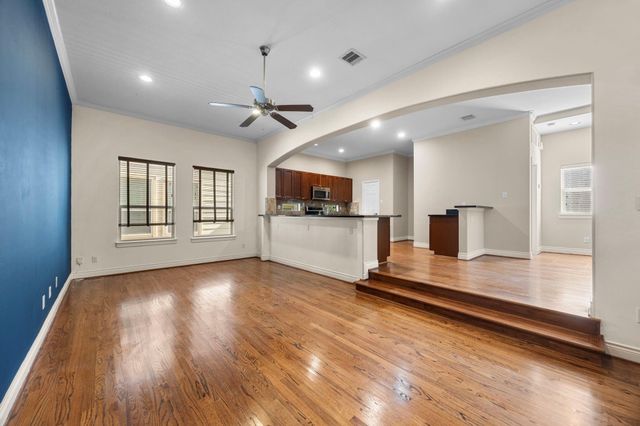 932 W 26th Street B, Houston, TX 77008