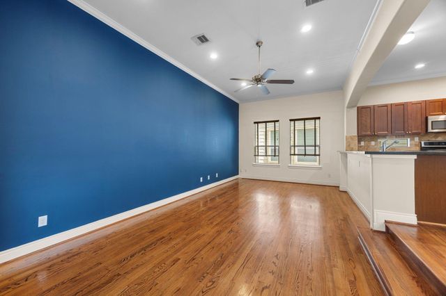 932 W 26th Street B, Houston, TX 77008