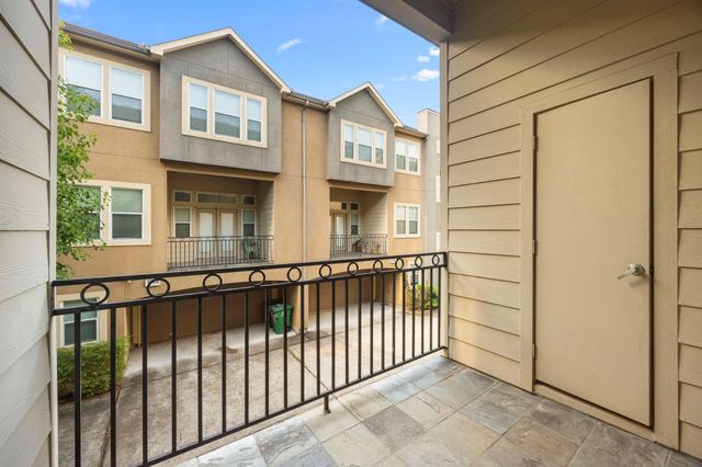 932 W 26th Street B, Houston, TX 77008