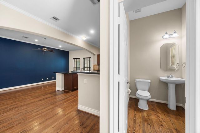 932 W 26th Street B, Houston, TX 77008