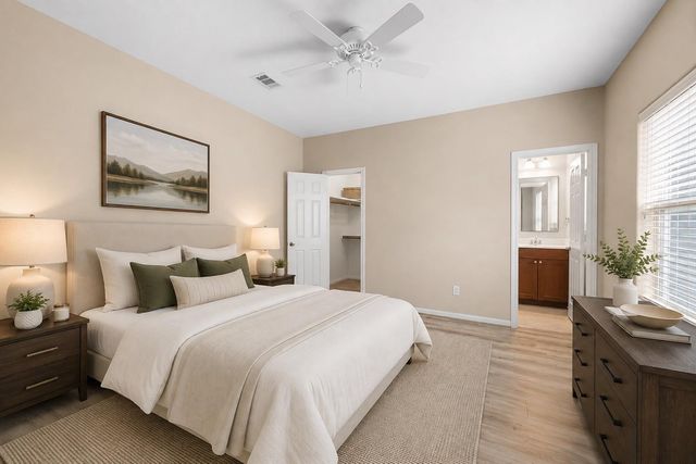 932 W 26th Street B, Houston, TX 77008