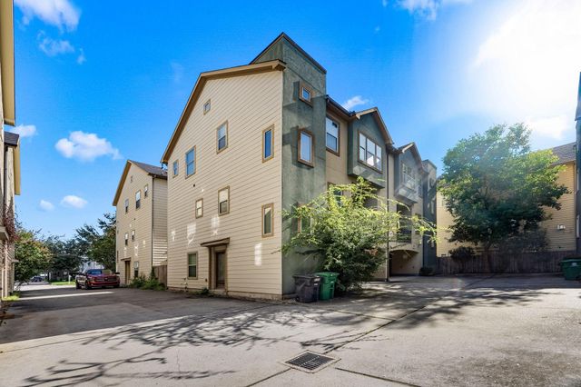 932 W 26th Street B, Houston, TX 77008