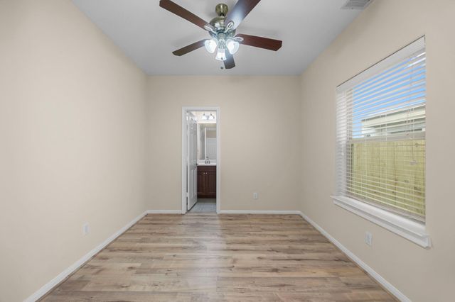 932 W 26th Street B, Houston, TX 77008