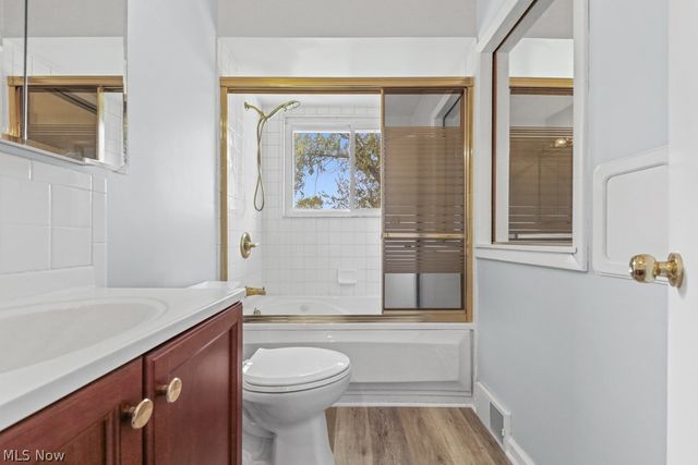 5713 Vickie Lane, Bedford Heights, OH 44146