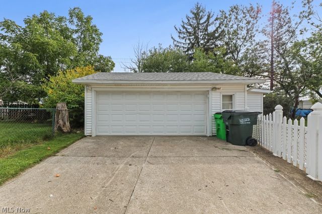 5713 Vickie Lane, Bedford Heights, OH 44146