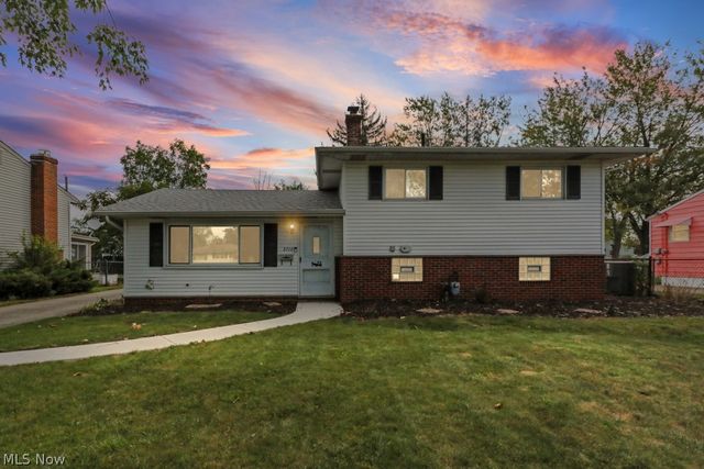 5713 Vickie Lane, Bedford Heights, OH 44146
