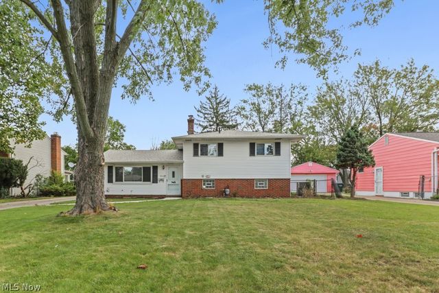 5713 Vickie Lane, Bedford Heights, OH 44146