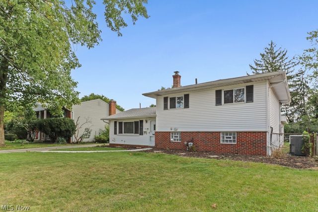 5713 Vickie Lane, Bedford Heights, OH 44146