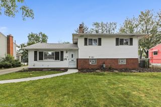 5713 Vickie Lane, Bedford Heights, OH 44146