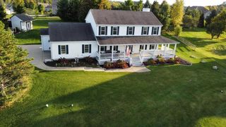 S38W22205 Arlo DRIVE, Waukesha, WI 53189