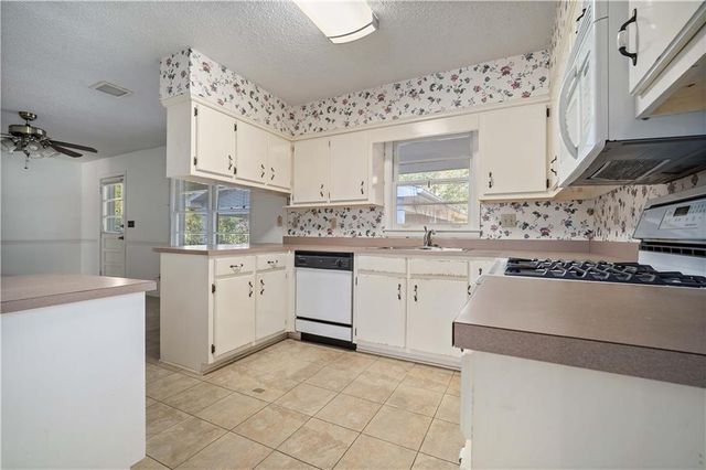 407 Ridgecrest Court, Mobile, AL 36609