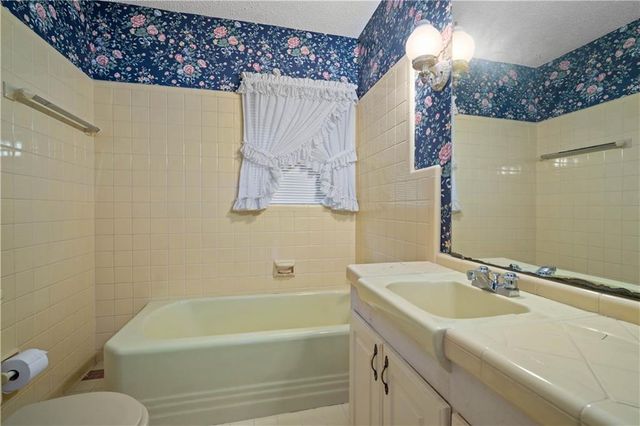 407 Ridgecrest Court, Mobile, AL 36609