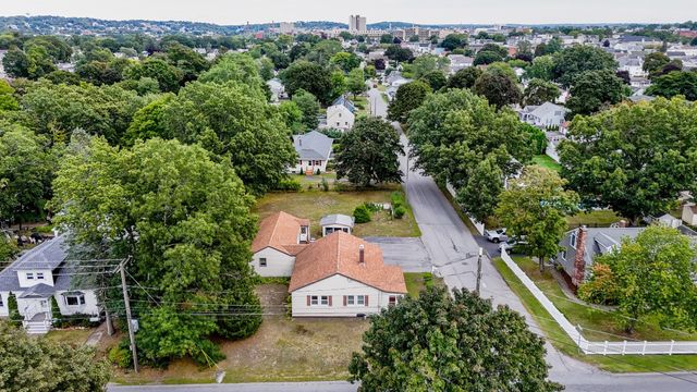 114 Old Meadow Rd, Dracut, MA 01826