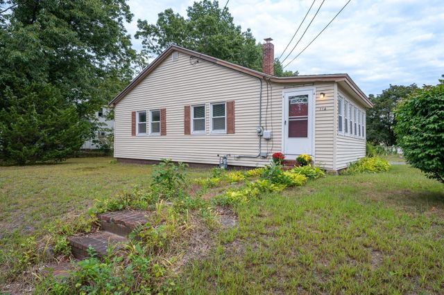 114 Old Meadow Rd, Dracut, MA 01826