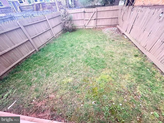 611 CARROLL DR, Stephens City, VA 22655