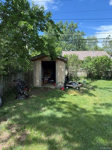 43105 Penny Drive, Sterling Heights, MI 48314