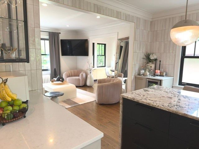 738 N Pine Avenue, Arlington Heights, IL 60004