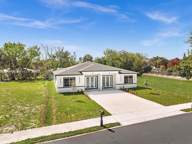 313 13th S St A, Fort Pierce, FL 34950