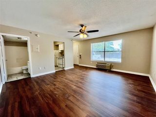701 W Sycamore Street 104, Denton, TX 76201
