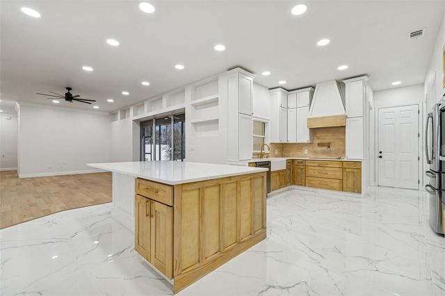 18909 APIAN WAY, Lutz, FL 33558