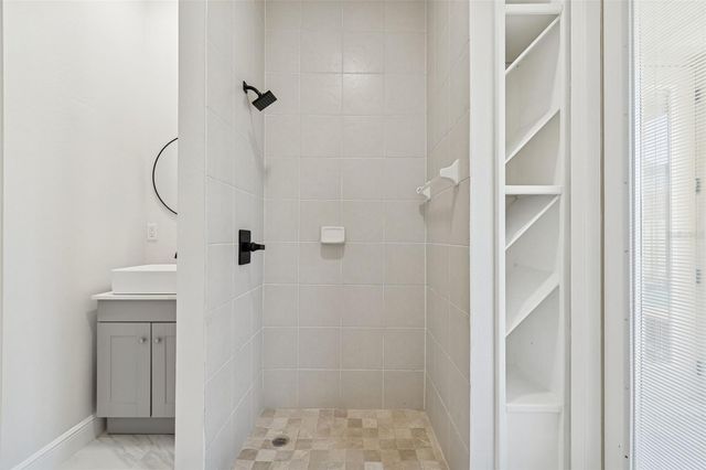 18909 APIAN WAY, Lutz, FL 33558