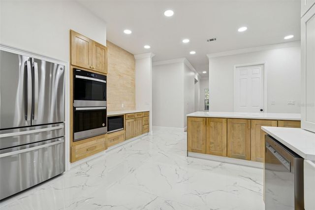 18909 APIAN WAY, Lutz, FL 33558